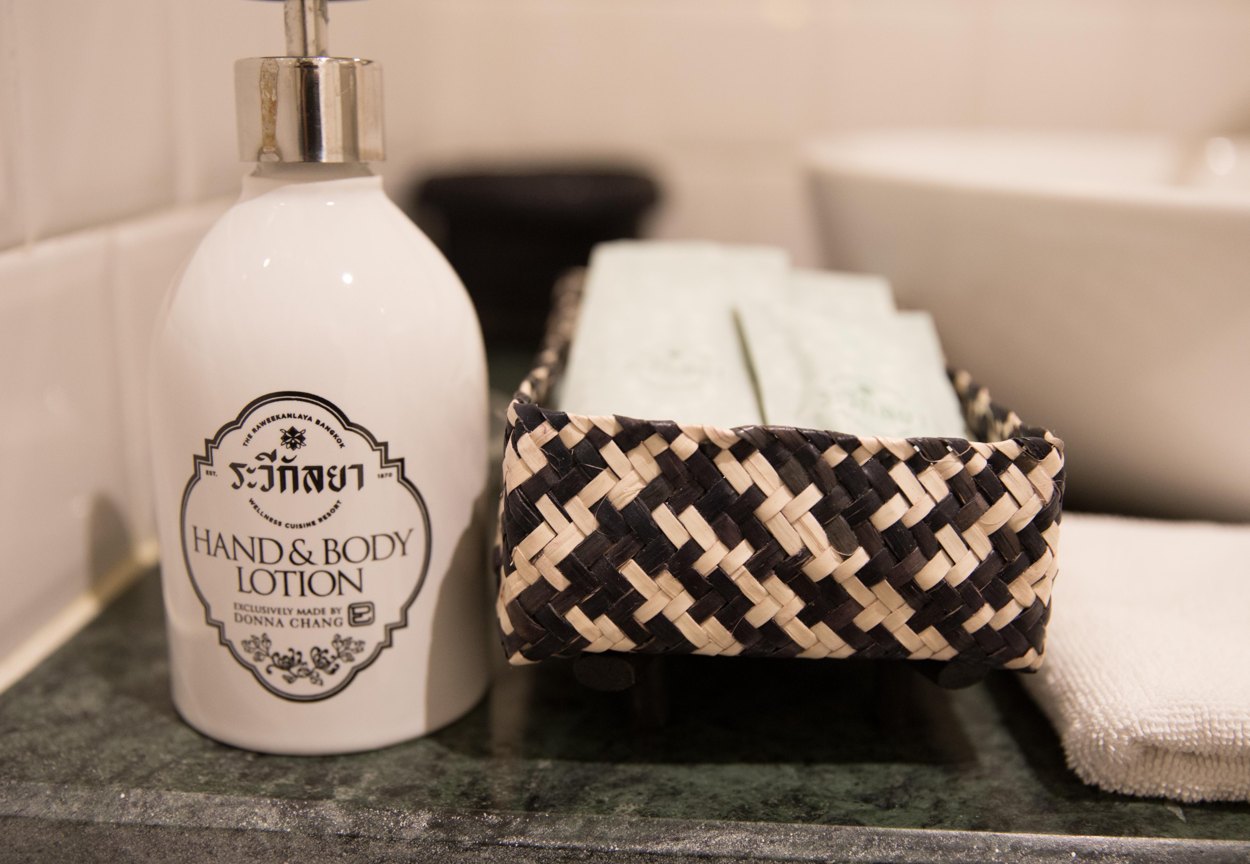 The Raweekanlaya Bangkok Exteriér fotografie Soap and lotion
