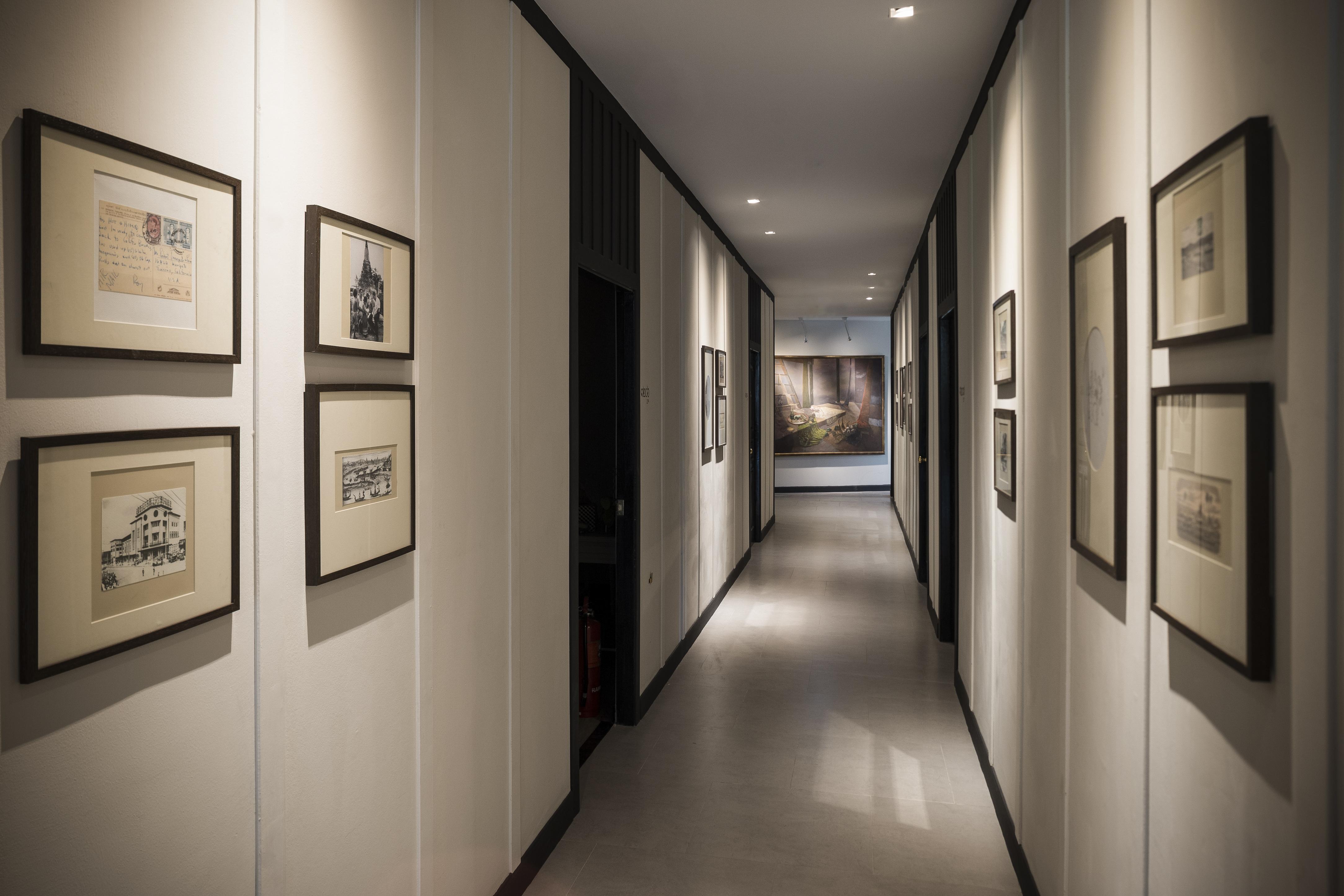 The Raweekanlaya Bangkok Exteriér fotografie Corridor of the hotel