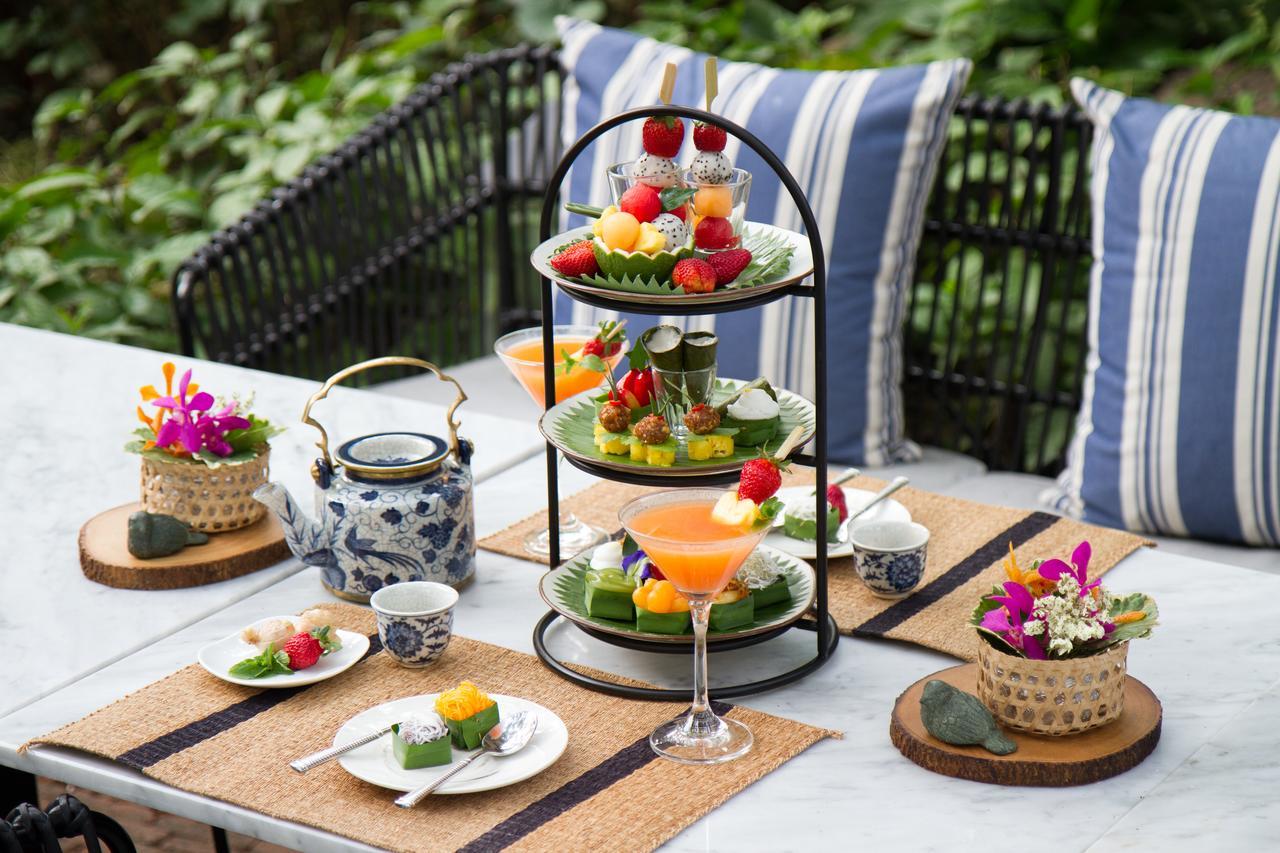 The Raweekanlaya Bangkok Exteriér fotografie Afternoon tea at the Four Seasons Hotel, Bangkok