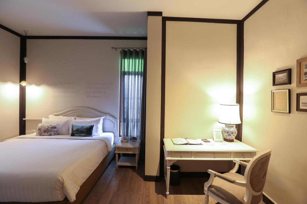 The Raweekanlaya Bangkok Exteriér fotografie A room at the hotel